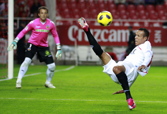 胜任边中卫 胜任边中卫