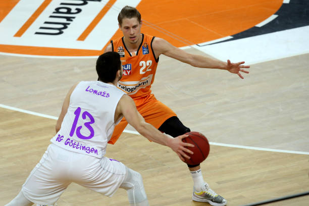 前锋张某某 前锋张某某