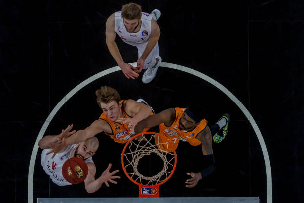 用行动演绎 用行动演绎