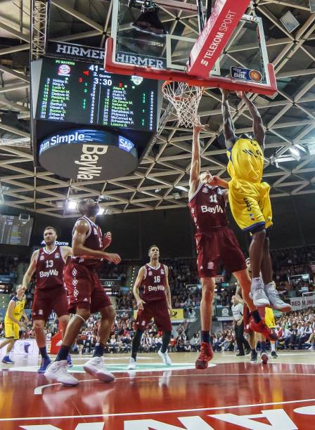 也展示了他 也展示了他