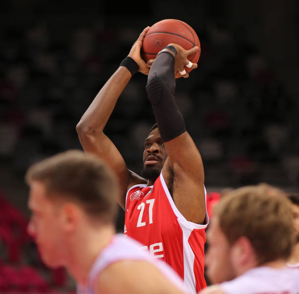 待他们在半 待他们在半